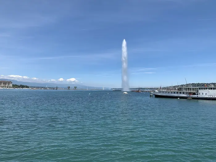 Currently we cool off in Geneva on weekends, but after our 40th birthday we'll do it on Tuesday afternoon :) or on Thursday, we'll see what happens depending on our mood!